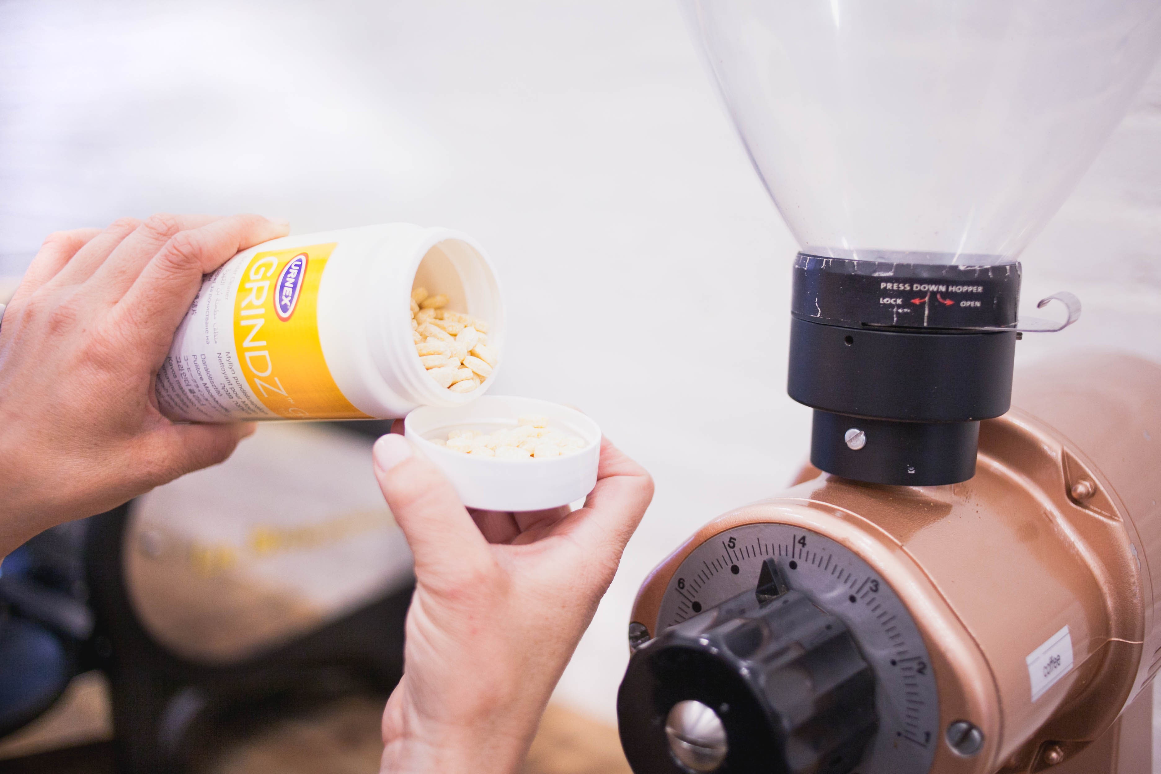 MR COFFEE GRINDER! Obliterate Your Beans In Grounds Quick! 